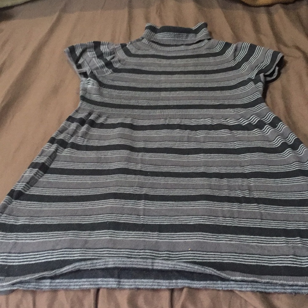 Short sleeve tunic sweater light weight